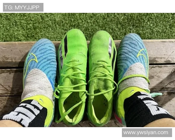 球星同款实战足球鞋推荐让你轻松选择适合场地与脚型的最佳战靴 球星同款实战足球鞋推荐让你轻松选择适合场地与脚型的最佳战靴