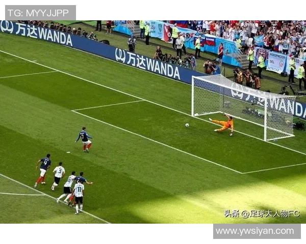 球星视角解读足球赛场精彩瞬间与战术对决