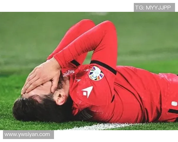 美女迷恋足球球星的背后真相 揭秘她们的心动时刻与偶像情结