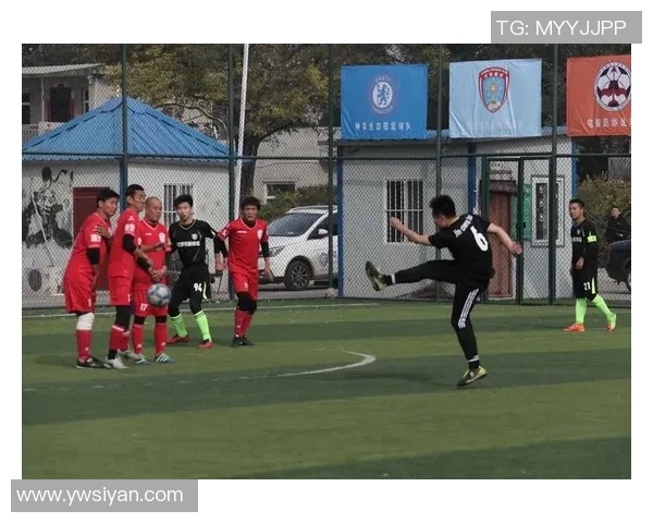 足球明星灯箱精彩呈现，感受顶级球员魅力与赛场风采