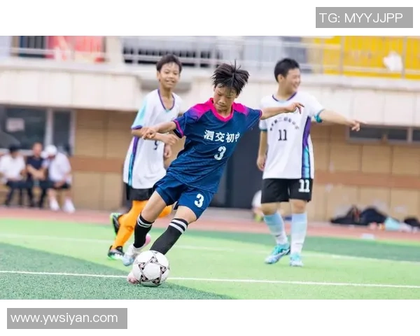 足球星赛事激情开赛群星闪耀点燃绿茵赛场巅峰对决